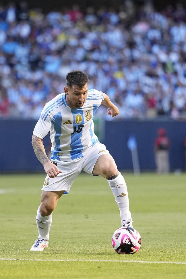 《遗产：钢铁与巫术》改名1月正式推出 PvPvE撤退