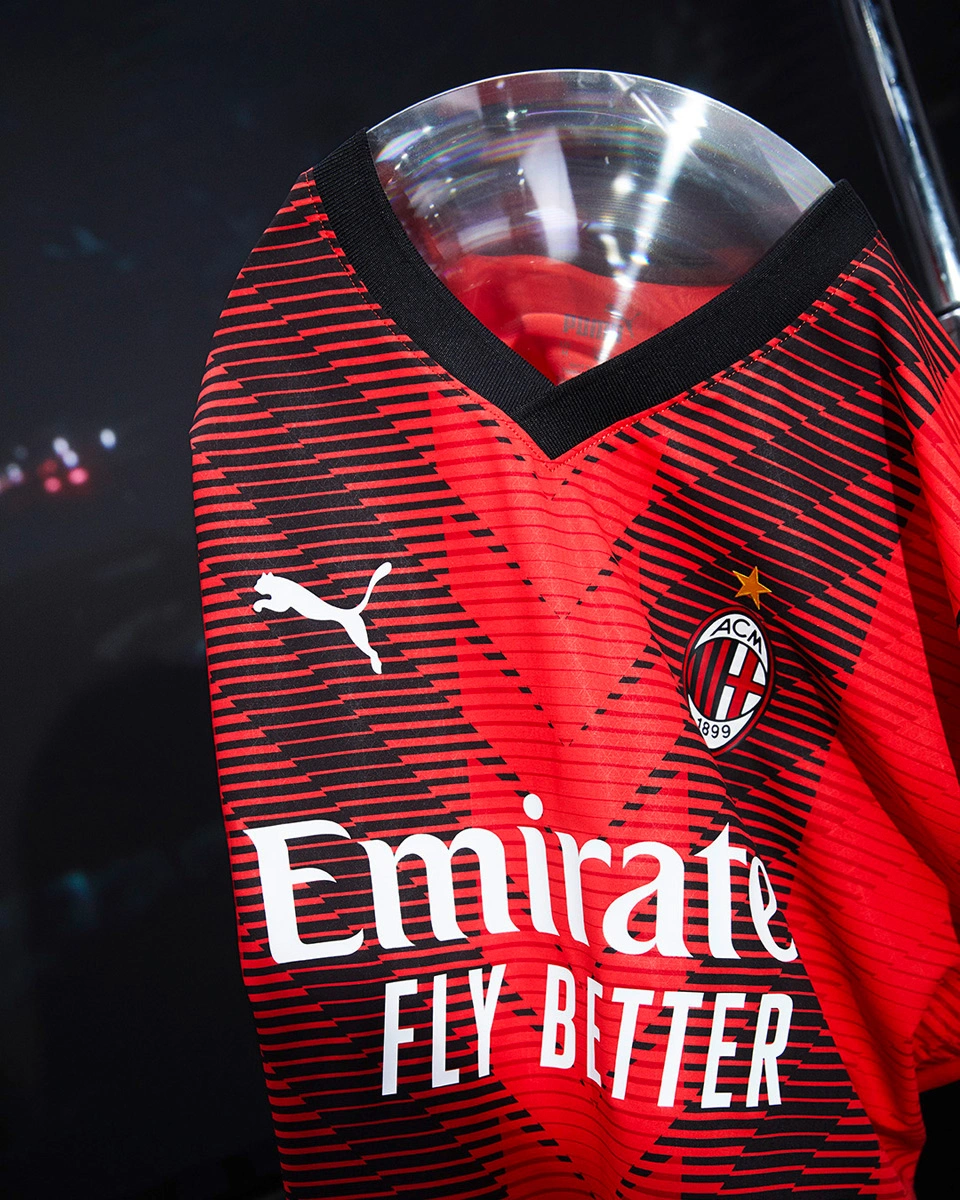 塔克突破妙传 孙铭徽压哨三分命中