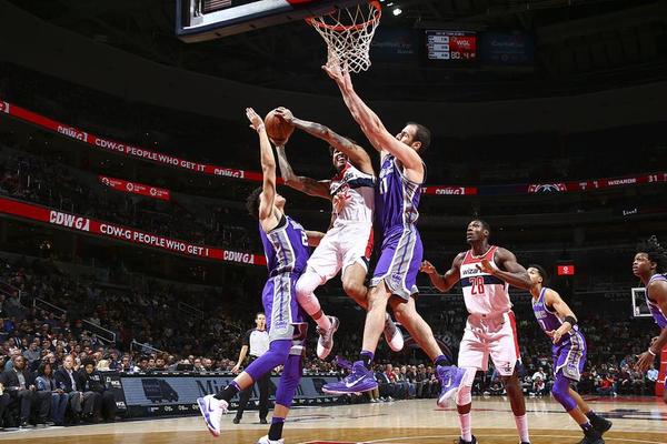 2025和平精英香港邀请赛落幕：深圳WBG夺冠进军电竞世界杯